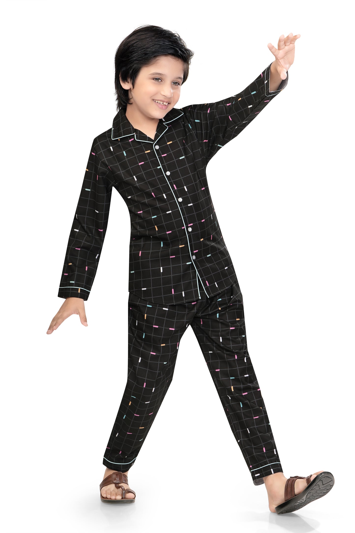 Black-Grid-Checks-Printed-Cotton-Nightsuit-Set-Stylish