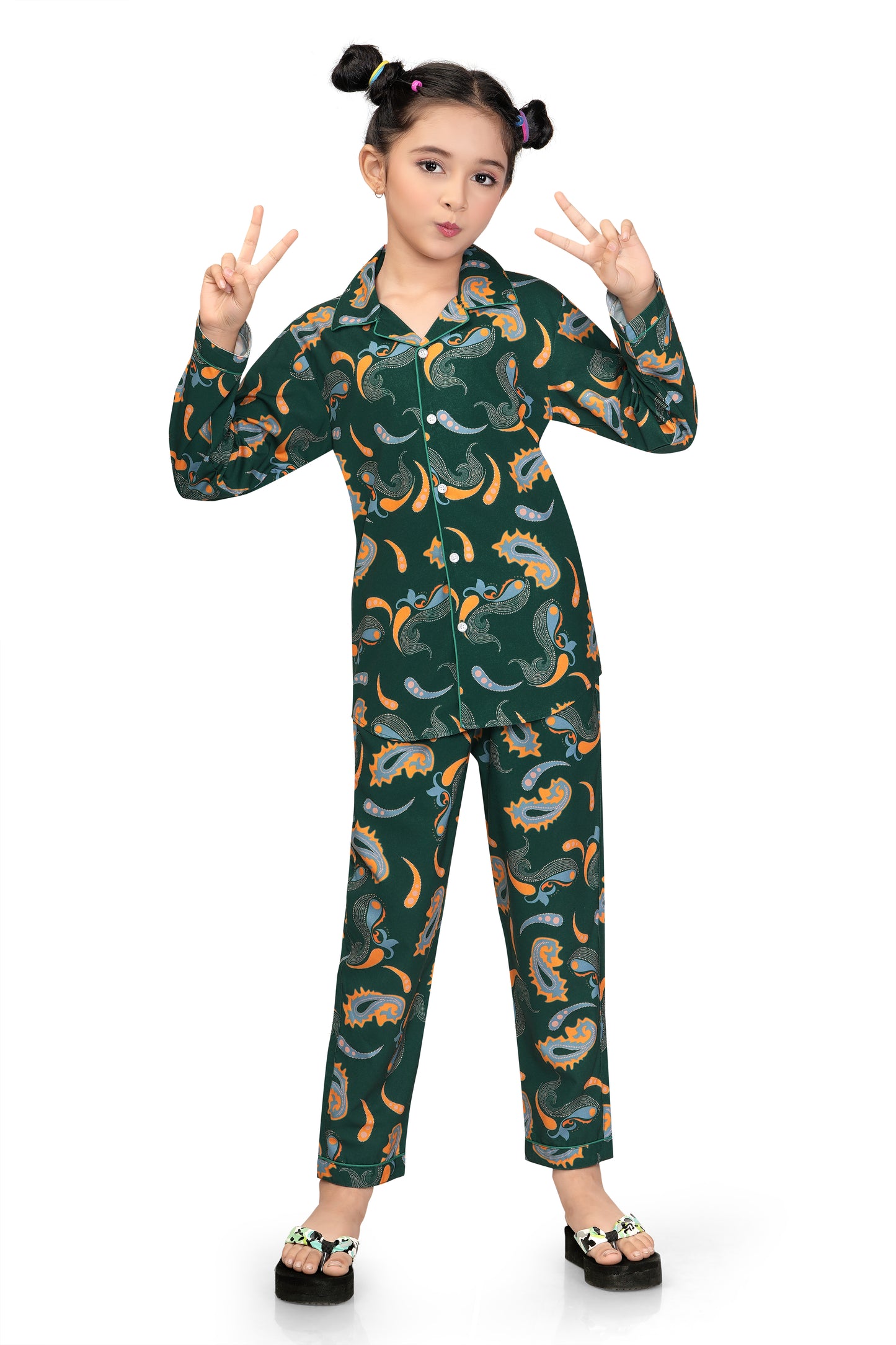 Green-Paisley-Printed-Girl-Nightsuit-Set-Stylish