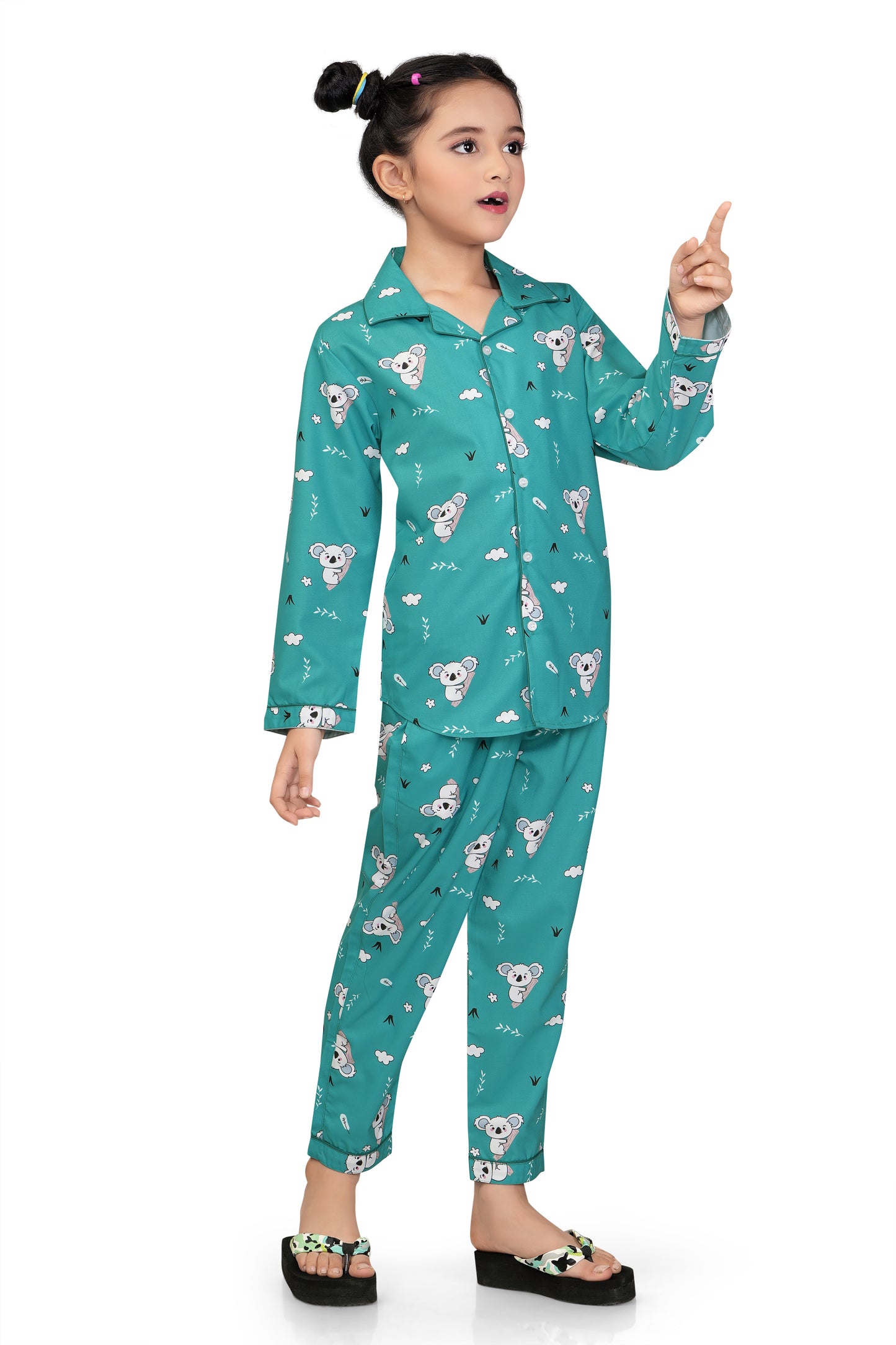Teddy-Bear-Printed-Girl-Cotton-Nightsuit-Set-Sideview