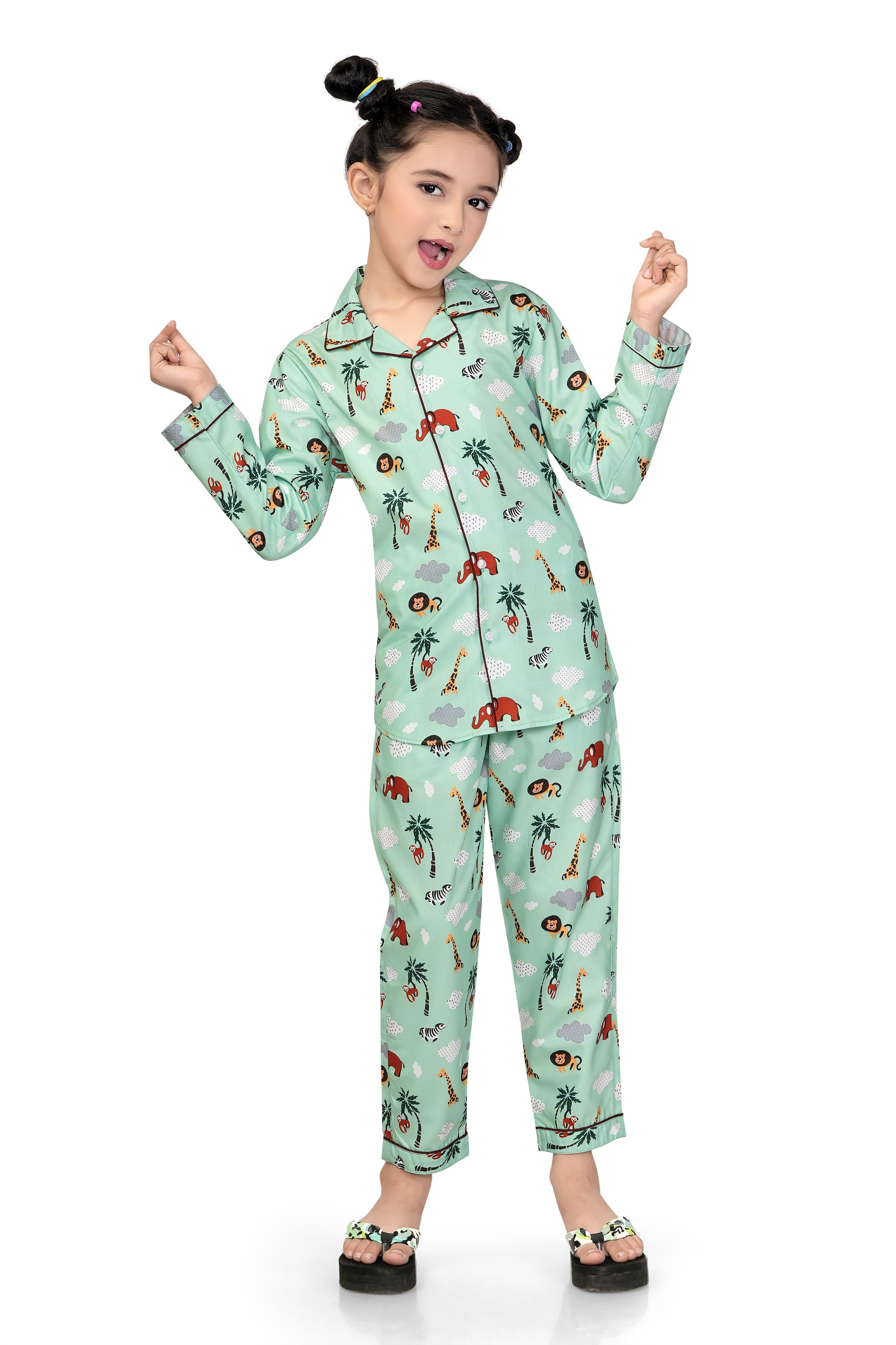 Zoo-Animals-Printed-Girl-Nightsuit-Set-Stylish